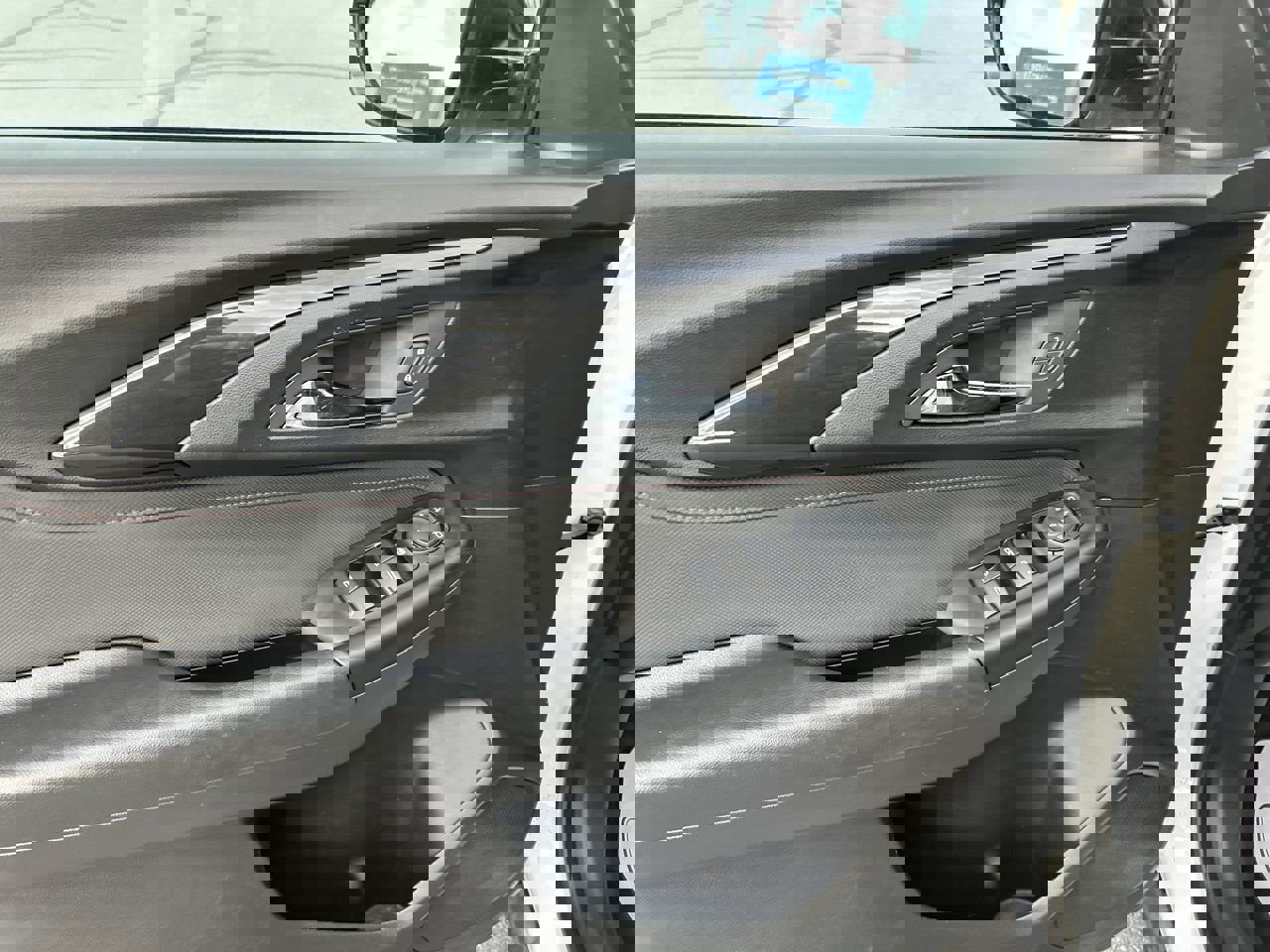 Used 2023 Chevrolet TrailBlazer RS image 19