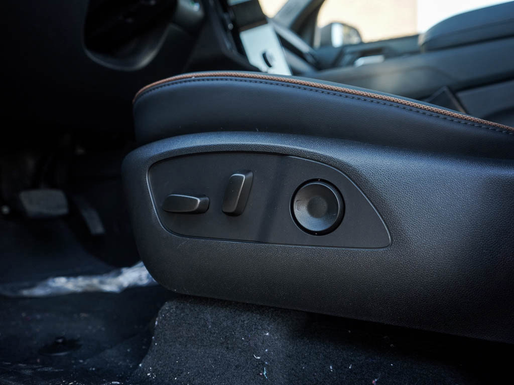 New 2025 GMC Acadia AT4 image 21