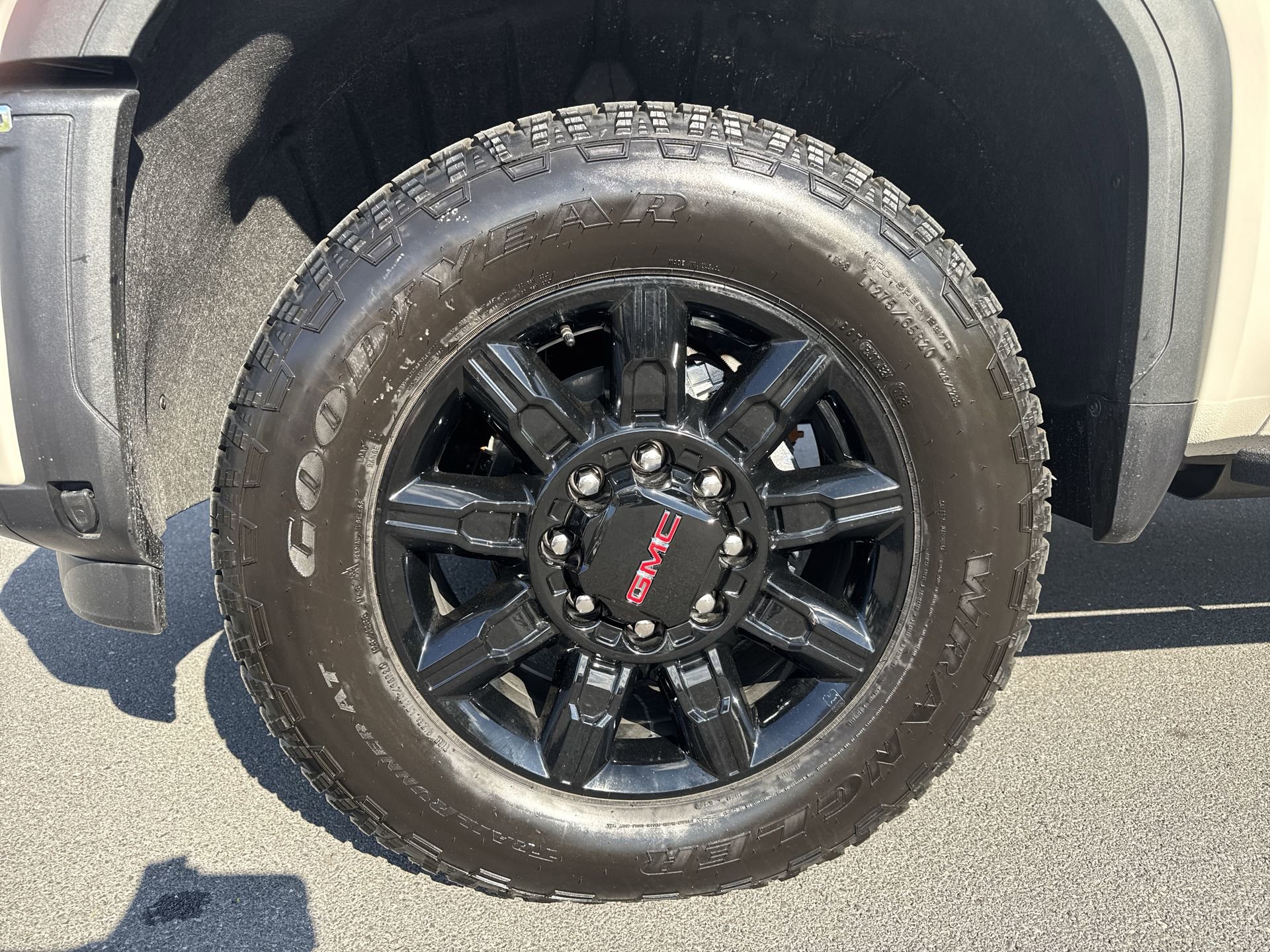 New 2026 GMC Sierra 2500 AT4 AWD/4WD image 19