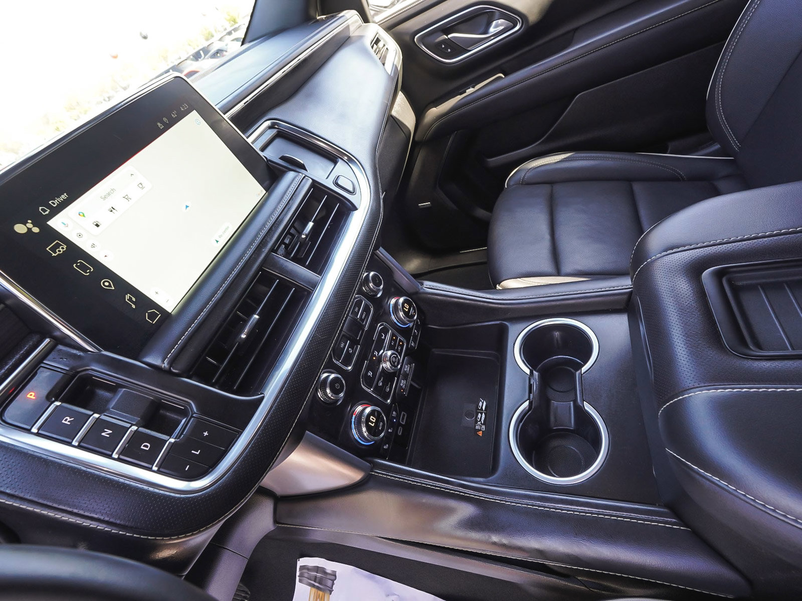 Used 2024 GMC Yukon SLT w/ SLT Luxury Package AWD/4WD image 30