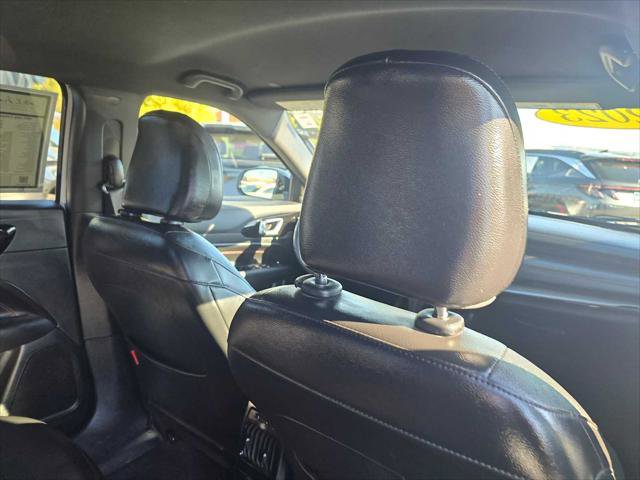 Used 2023 Jeep Compass Trailhawk image 15