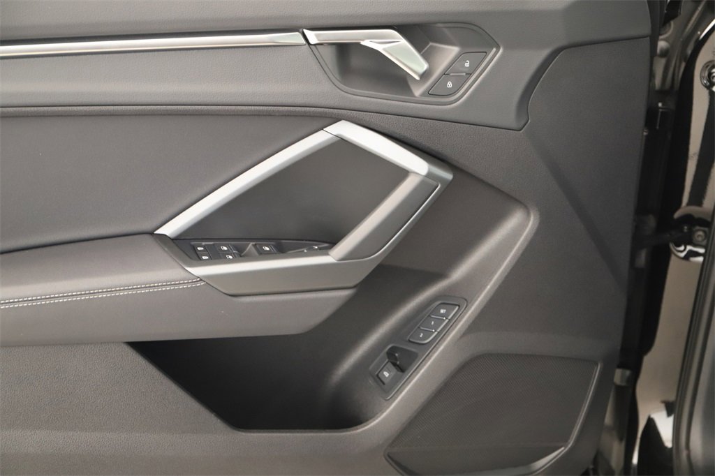Certified 2025 Audi Q3 2.0T Premium w/ Convenience Package image 23