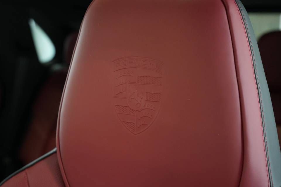 Certified 2025 Porsche Cayenne image 35