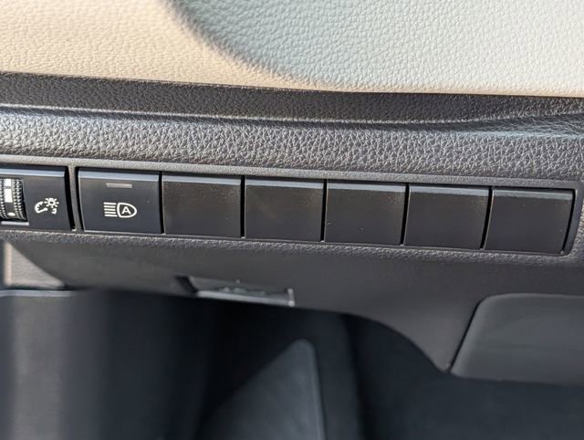 Used 2025 Toyota Corolla LE FWD image 23