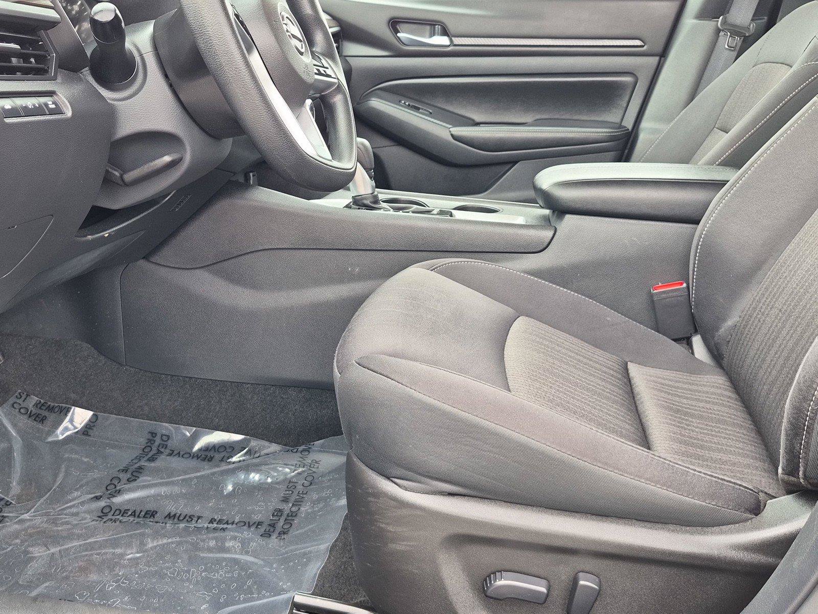 Used 2025 Nissan Altima 2.5 SV FWD image 18