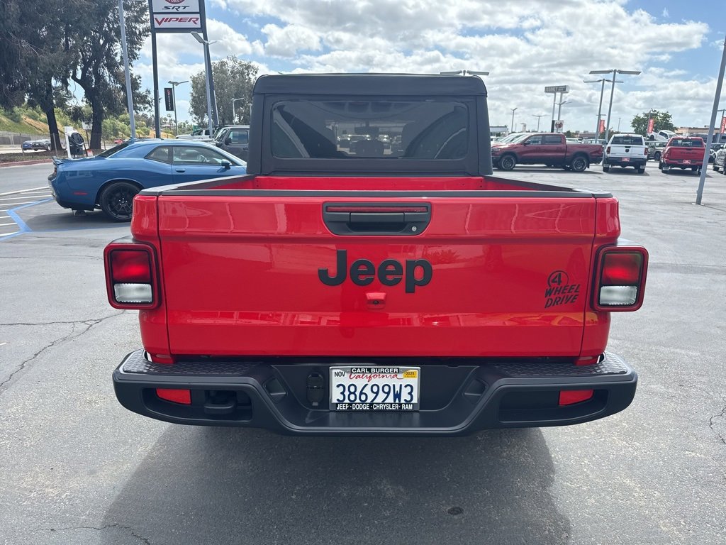 Used 2022 Jeep Gladiator Willys image 6