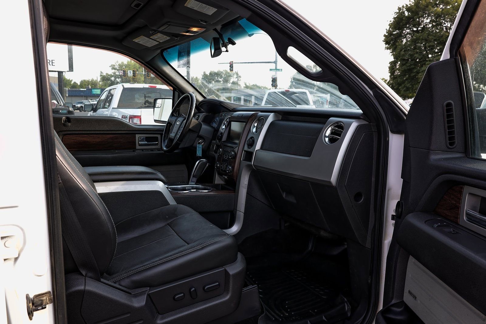Used 2014 Ford F150 Lariat w/ Equipment Group 502A Luxury AWD/4WD image 22
