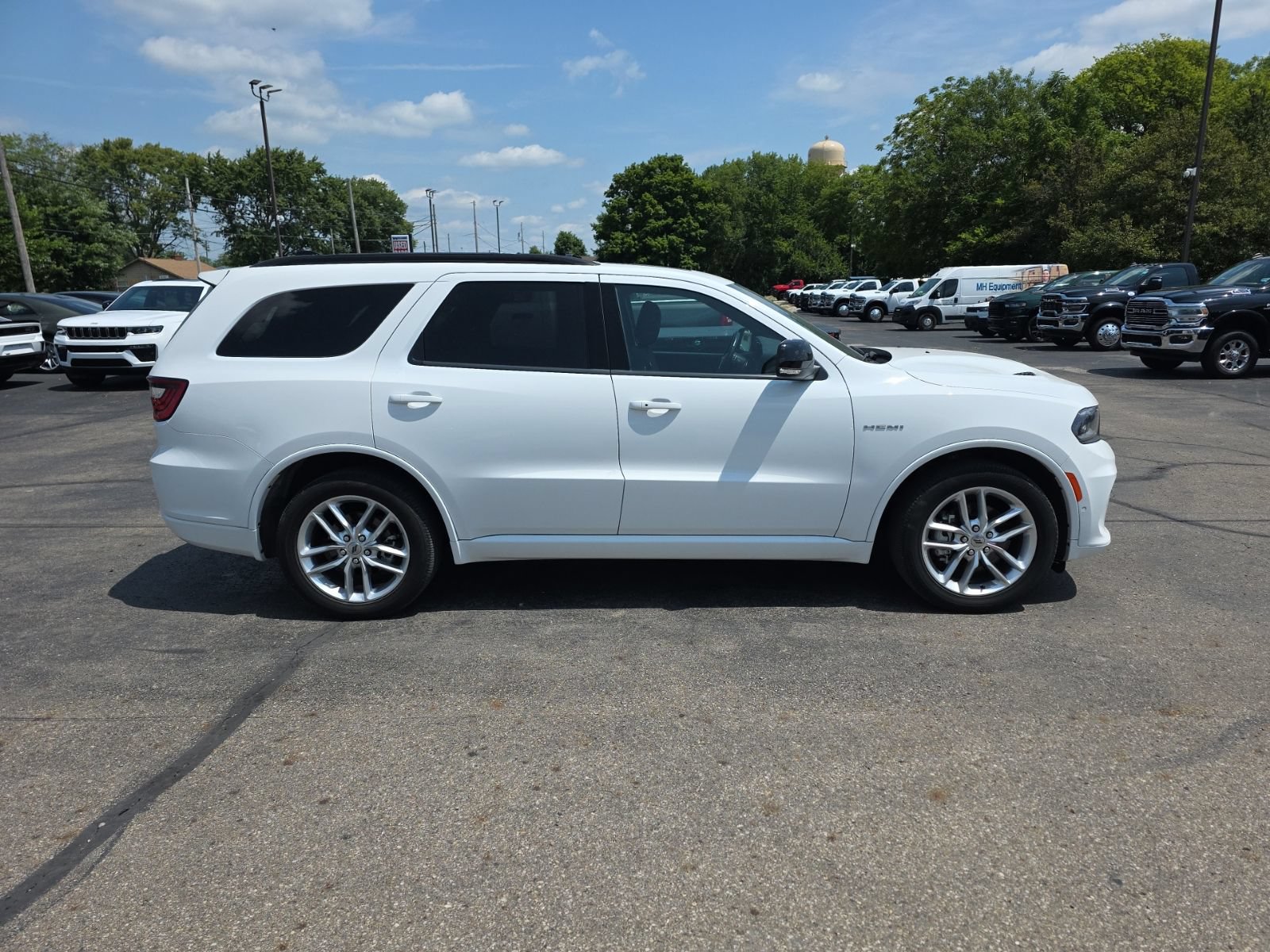 Used 2024 Dodge Durango R/T AWD/4WD image 2