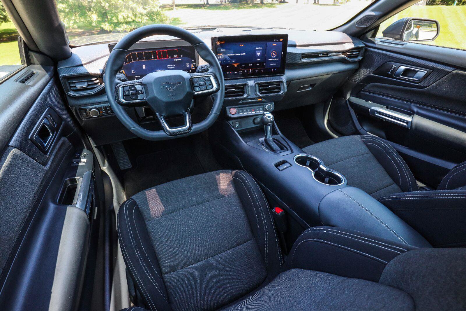 Used 2024 Ford Mustang Coupe RWD image 25