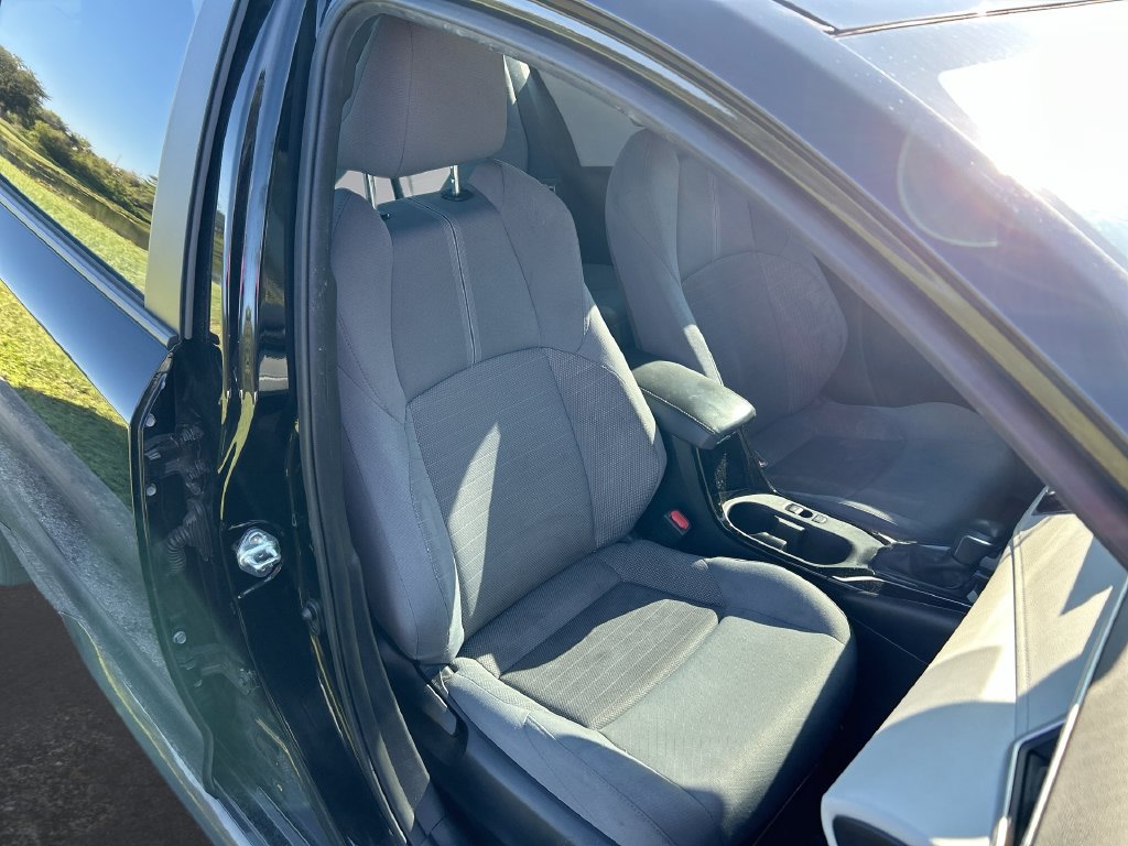 Used 2025 Toyota Corolla SE FWD image 31