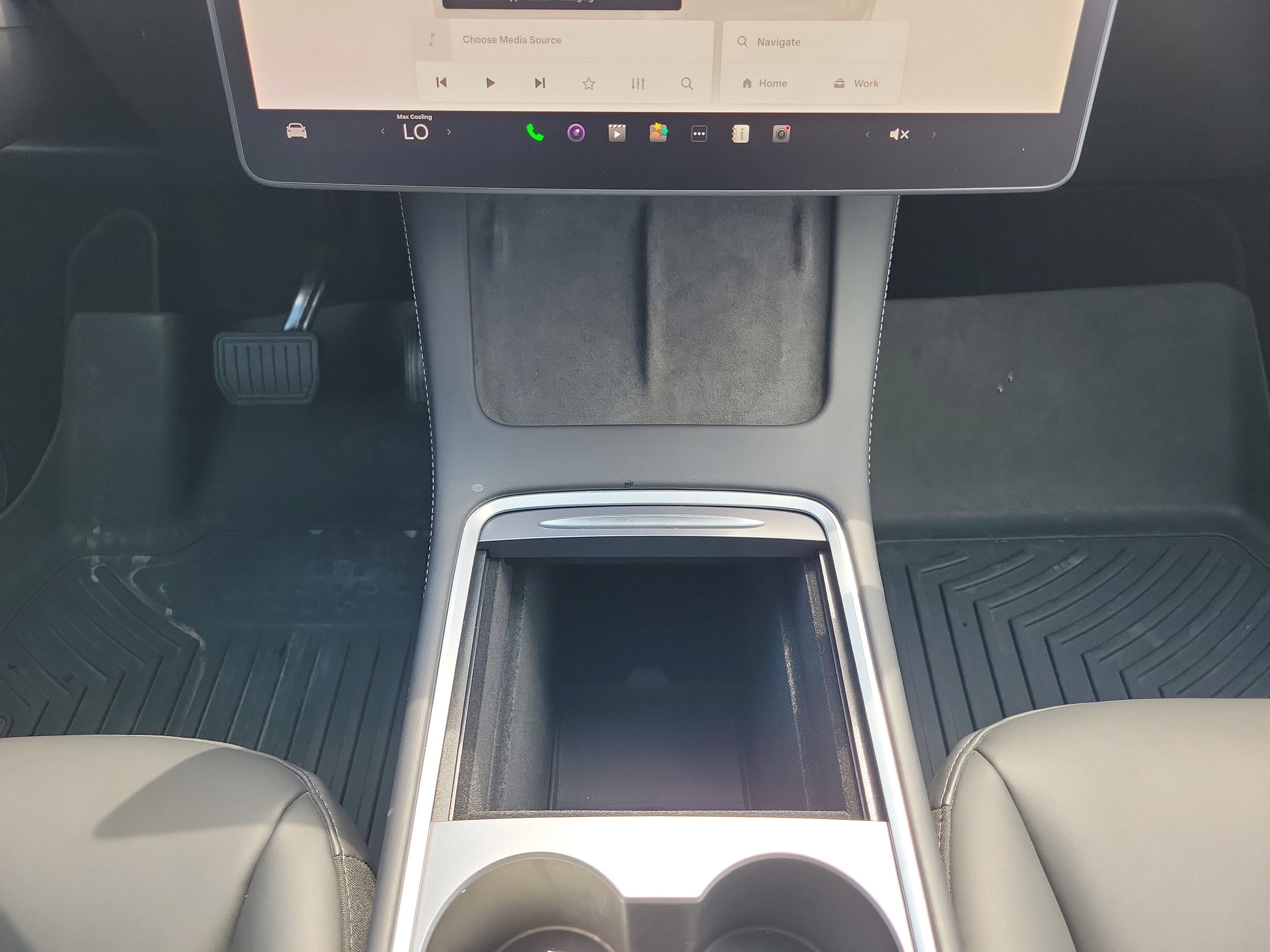 Used 2024 Tesla Model Y Long Range AWD/4WD image 15