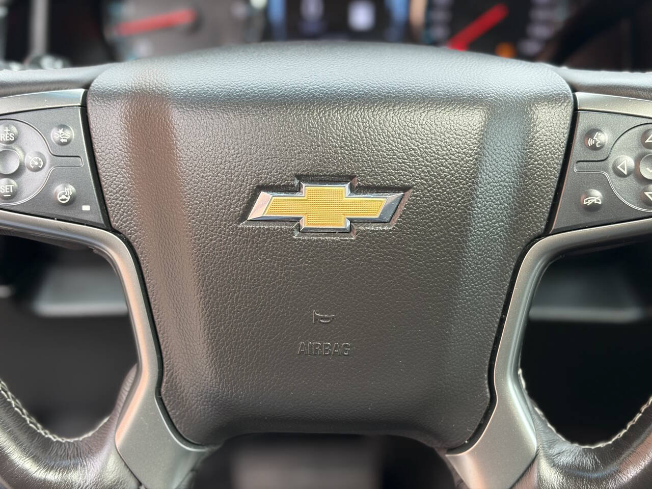 Used 2018 Chevrolet Tahoe Premier AWD/4WD image 39