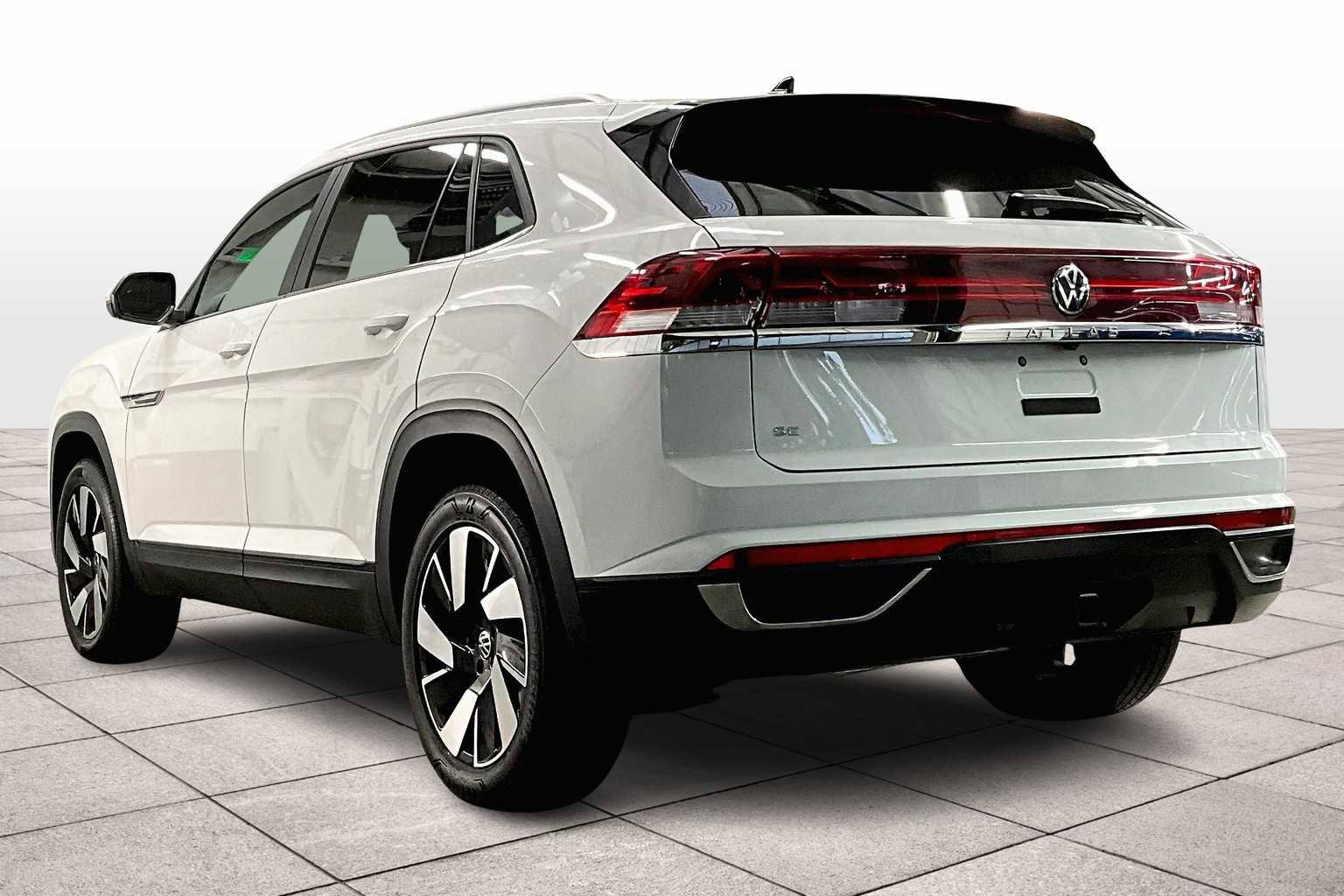Used 2024 Volkswagen Atlas Cross Sport SE image 15
