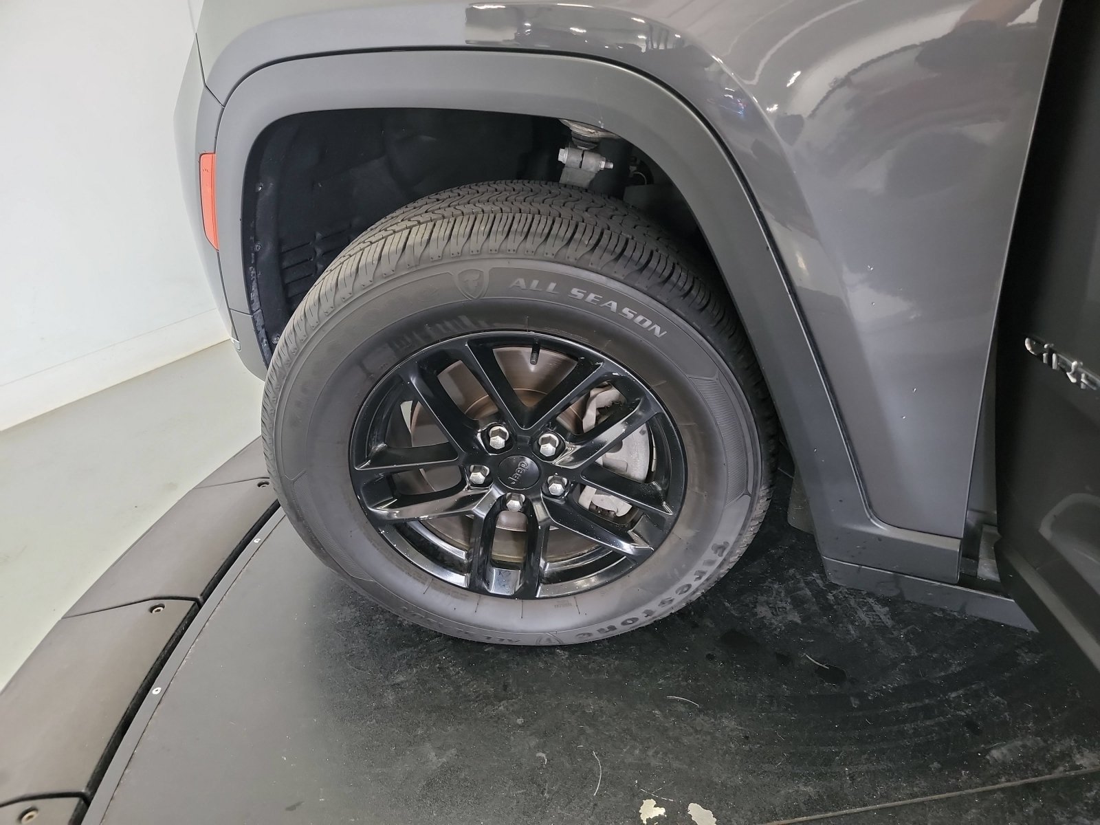 Used 2023 Jeep Grand Cherokee L Laredo AWD/4WD image 29