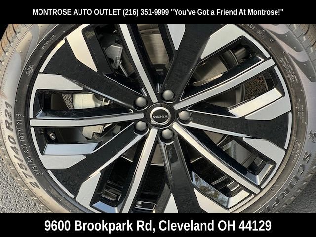 New 2026 Volvo XC90 B6 Plus w/ Protection Package image 11