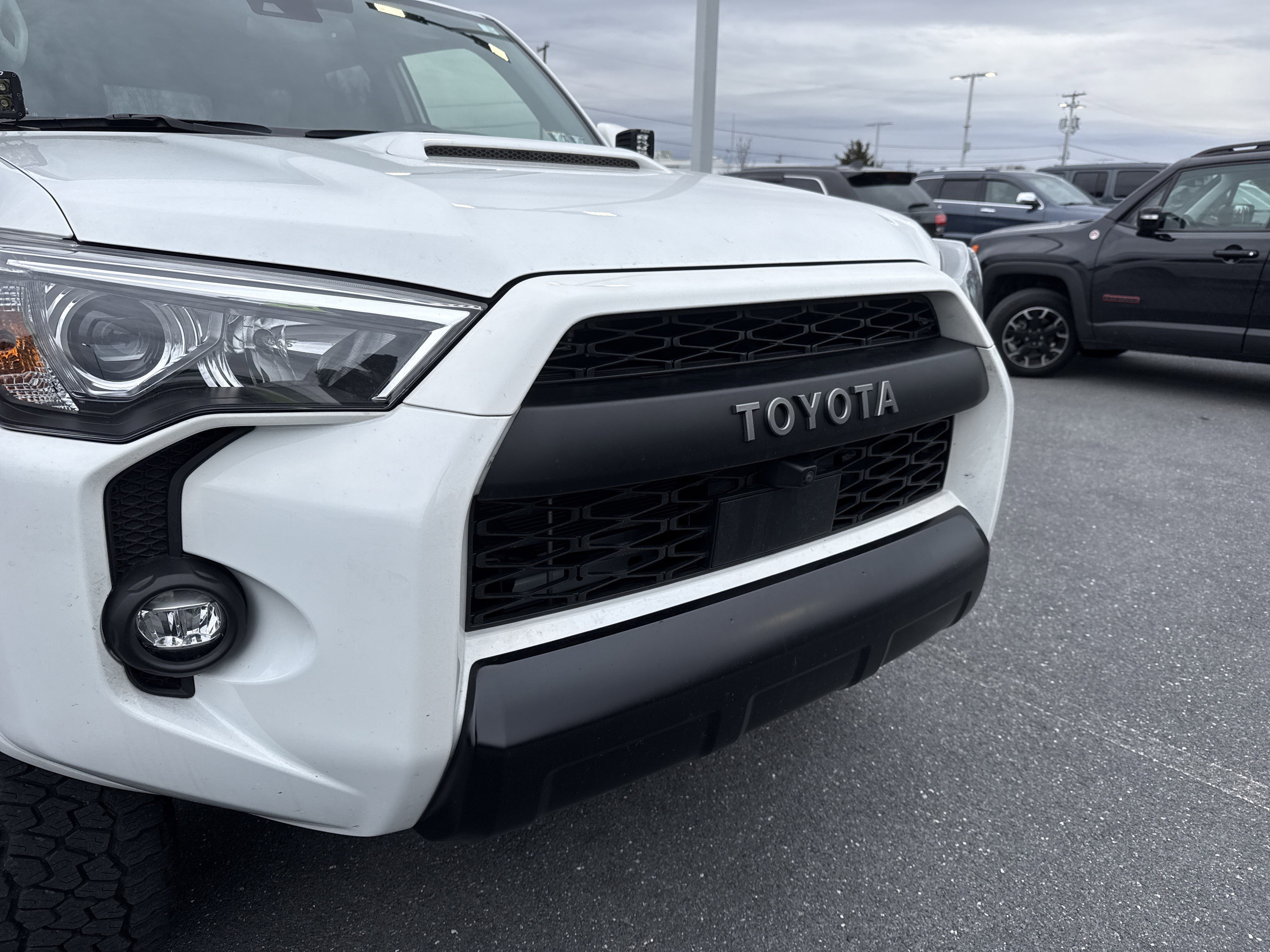 Used 2024 Toyota 4Runner TRD Off-Road Premium image 2