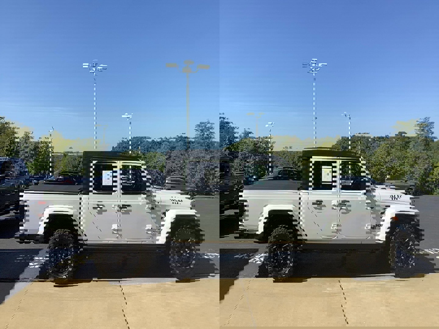 Certified 2024 Jeep Gladiator Sport image 4