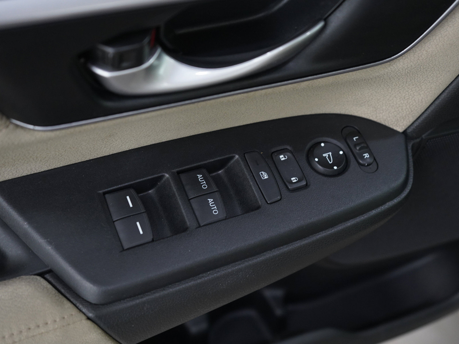 Used 2017 Honda CR-V EX image 19