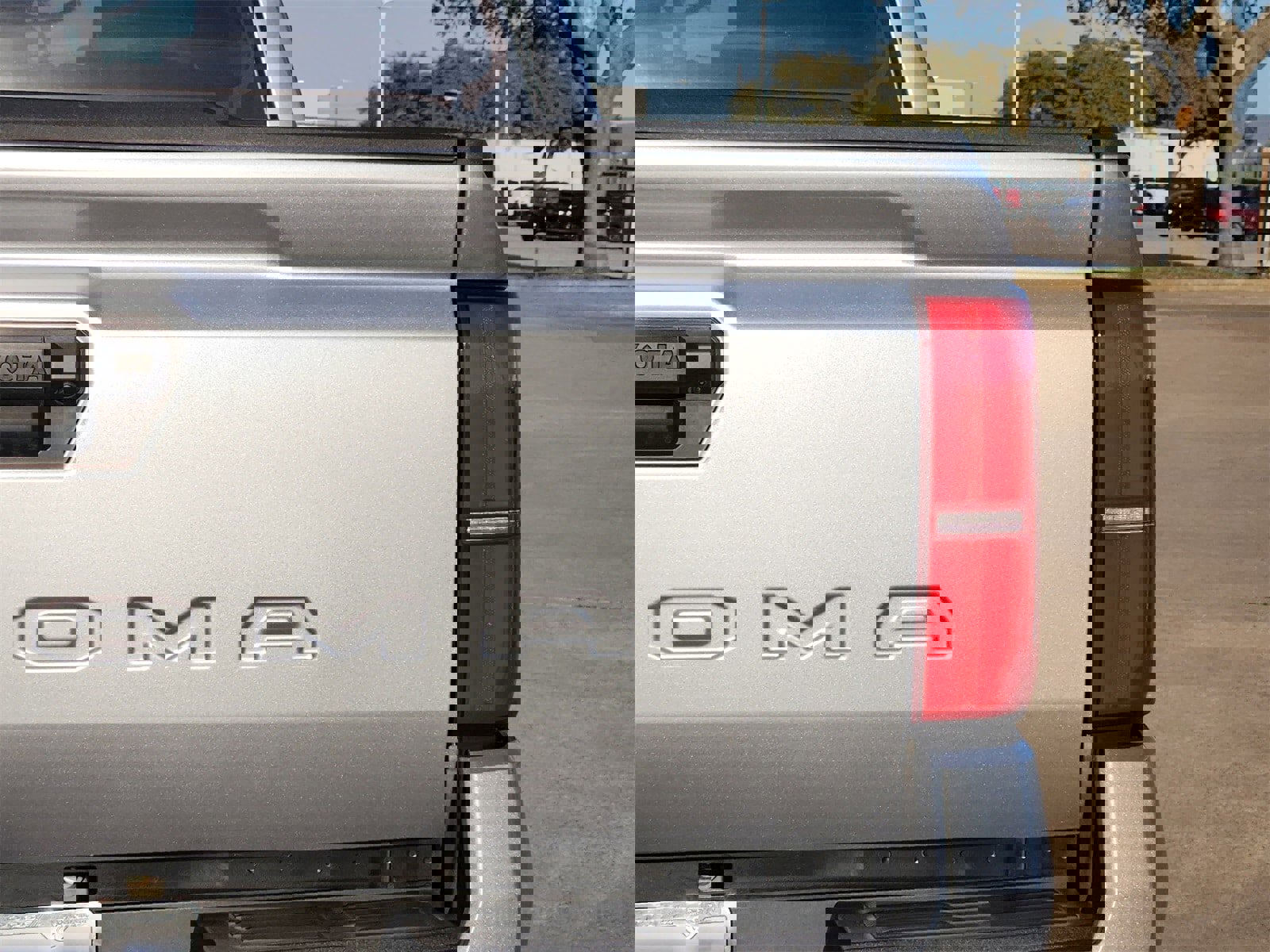 Used 2025 Toyota Tacoma TRD Off-Road image 16