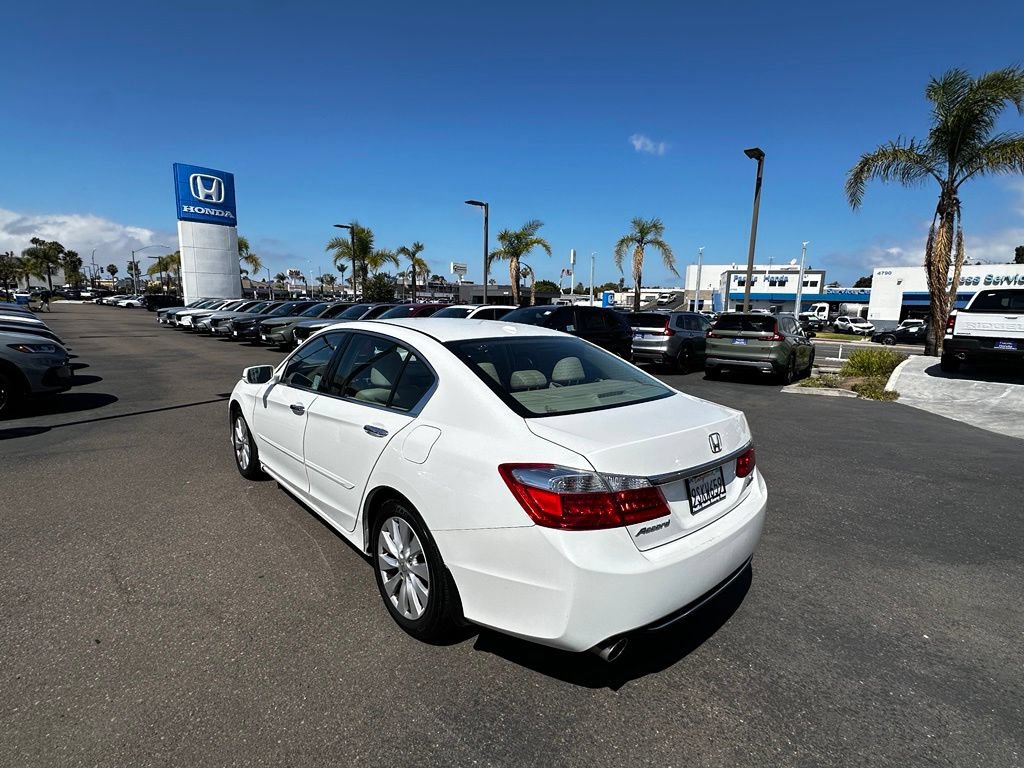Used 2015 Honda Accord Touring image 3