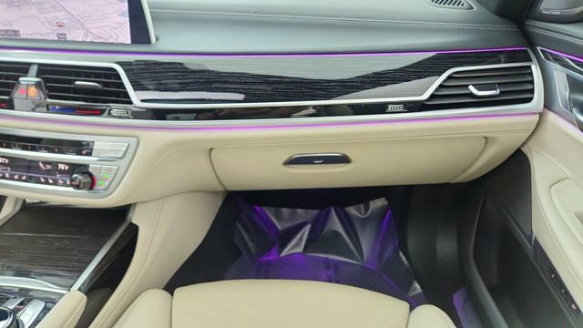 Used 2022 BMW 740i w/ M Sport Package image 36