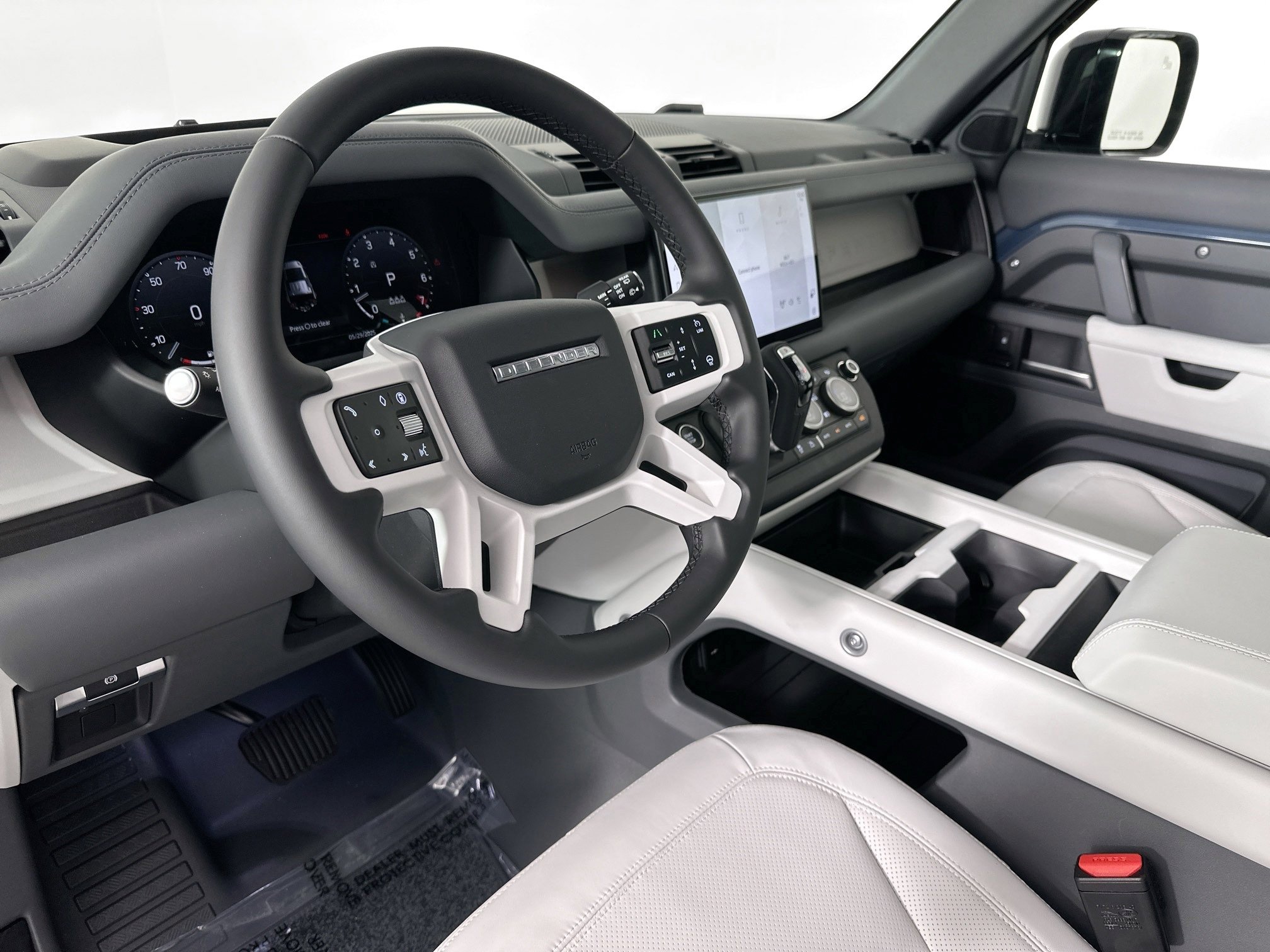 Used 2025 Land Rover Defender 110 S image 10