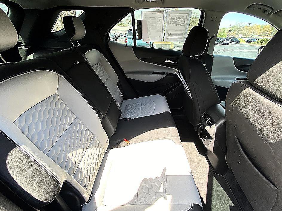 Used 2020 Chevrolet Equinox LS image 18