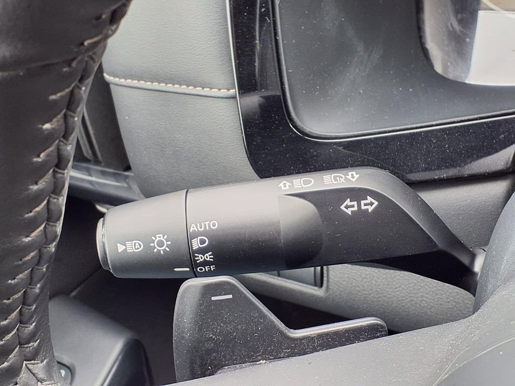 Used 2024 Nissan Pathfinder SV image 23