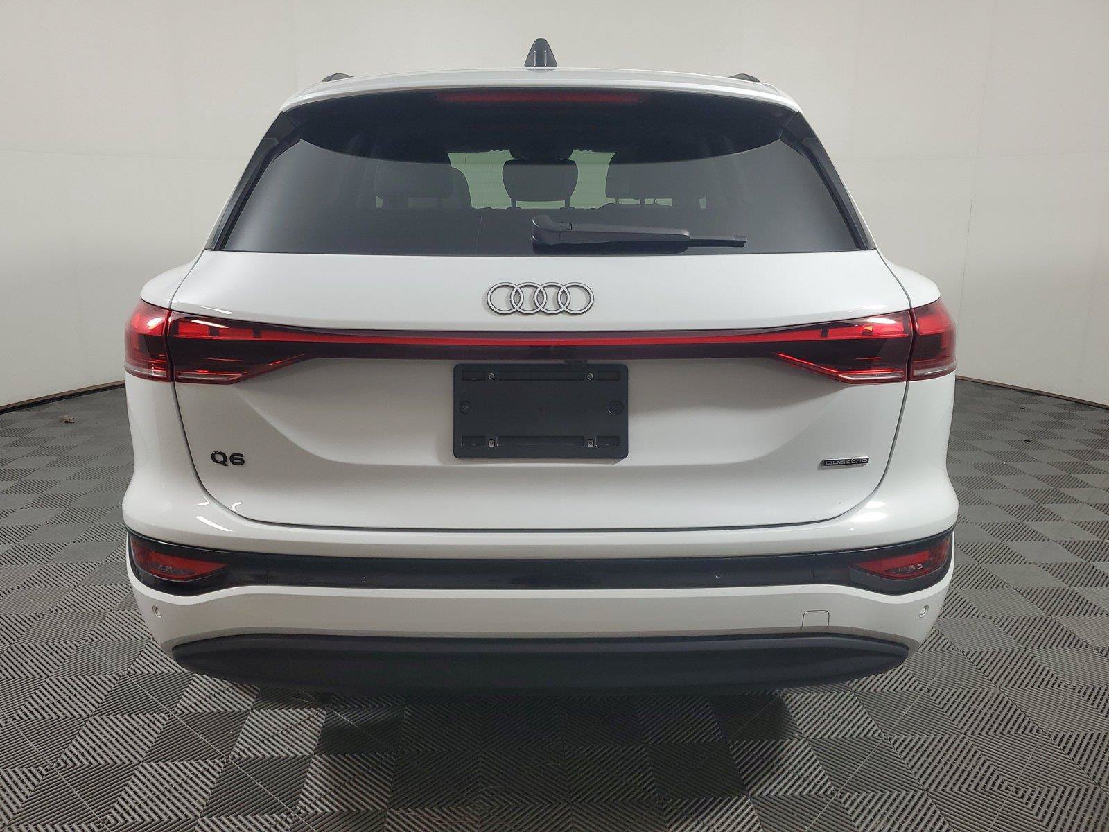Used 2025 Audi Q6 e-tron Premium w/ Convenience Package AWD/4WD image 5