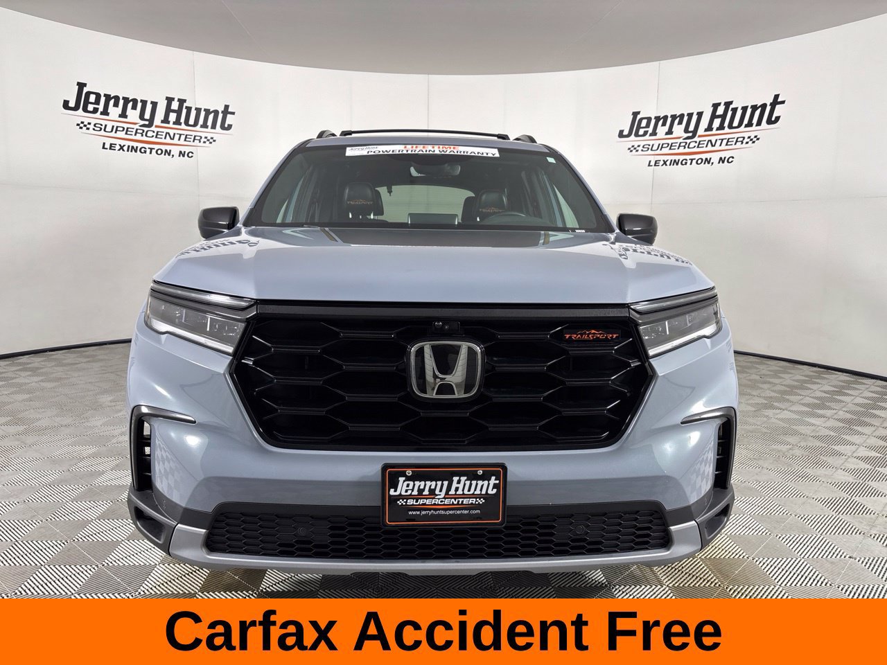 Used 2023 Honda Pilot TrailSport image 3