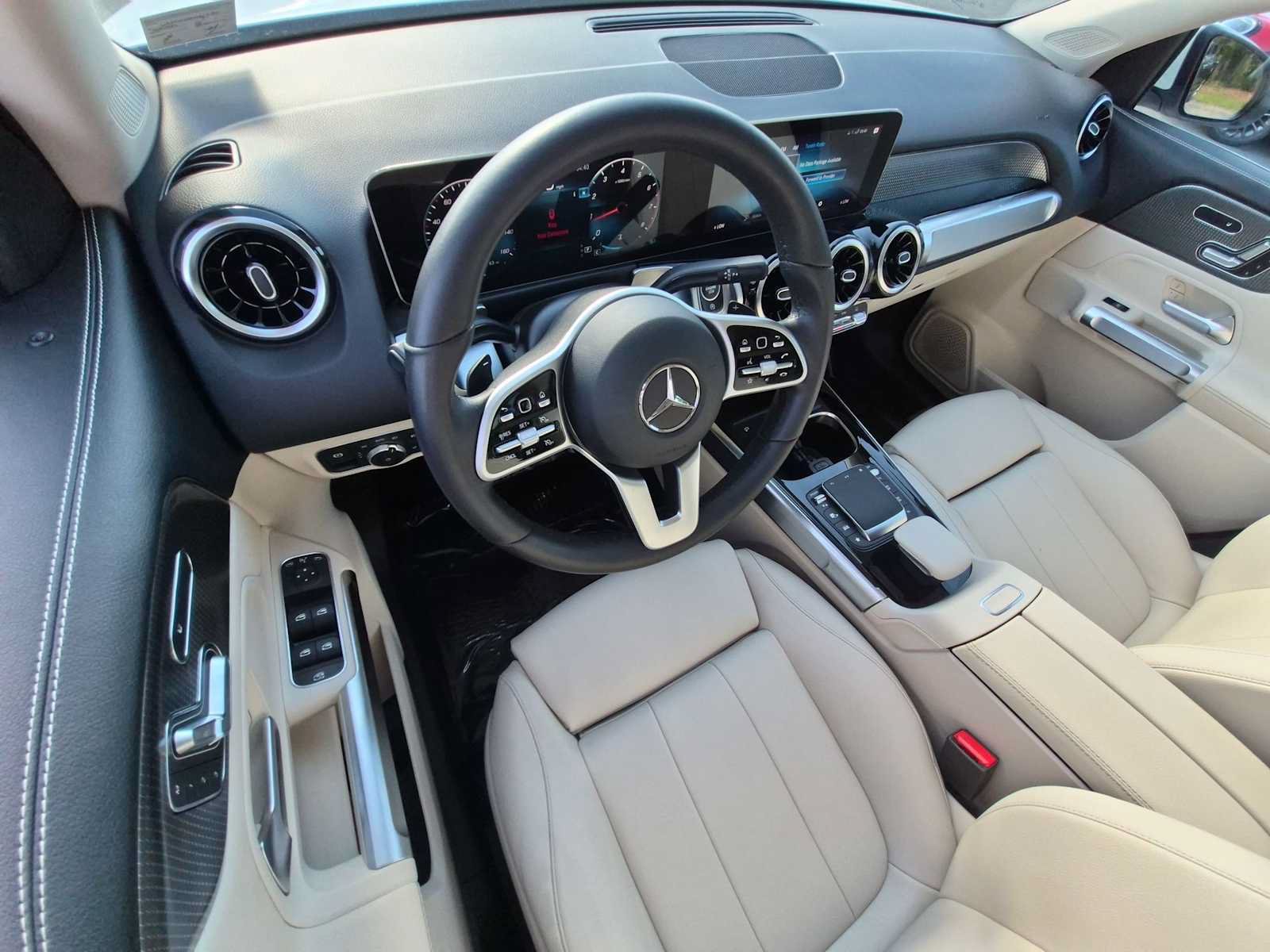 Used 2021 Mercedes-Benz GLB 250 4MATIC image 10