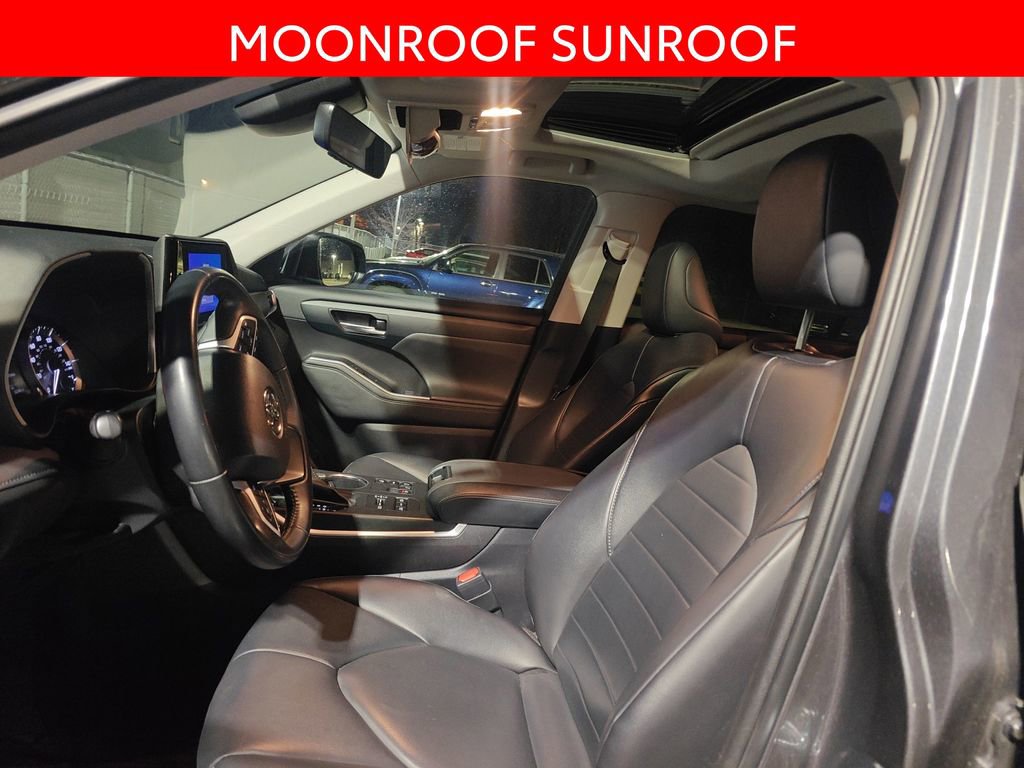 Used 2023 Toyota Highlander XLE image 6