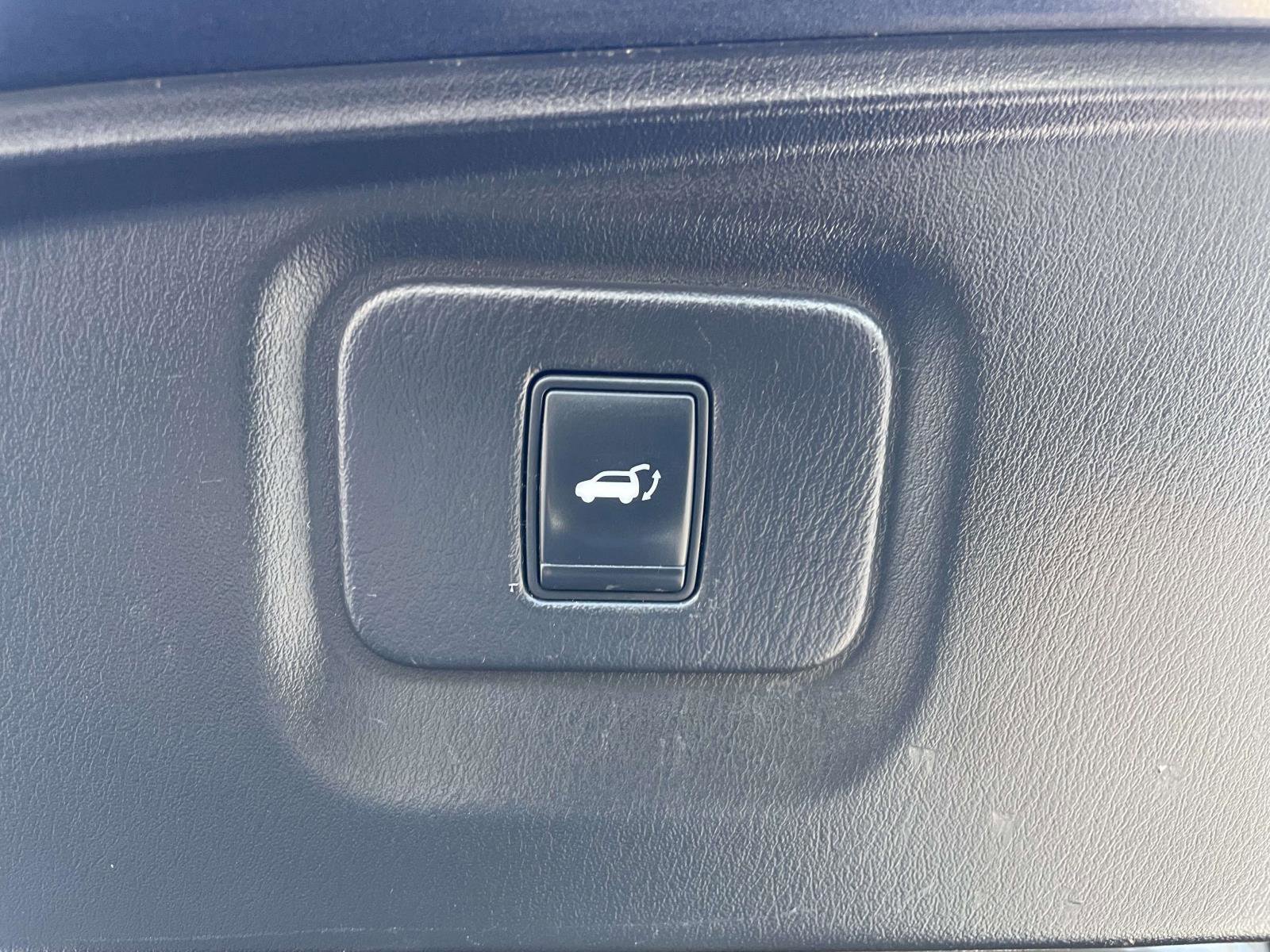 Used 2014 Nissan Pathfinder SL w/ Trailer Tow Package AWD/4WD image 9