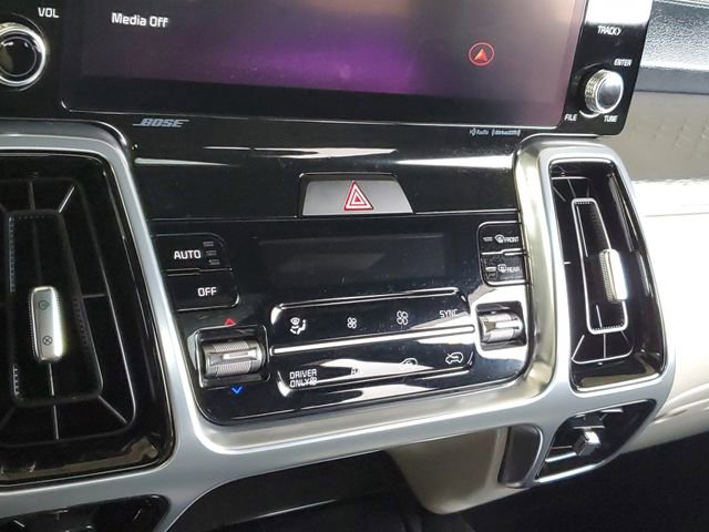 Used 2022 Kia Sorento SX Prestige w/ Panoramic Sunroof Package image 29