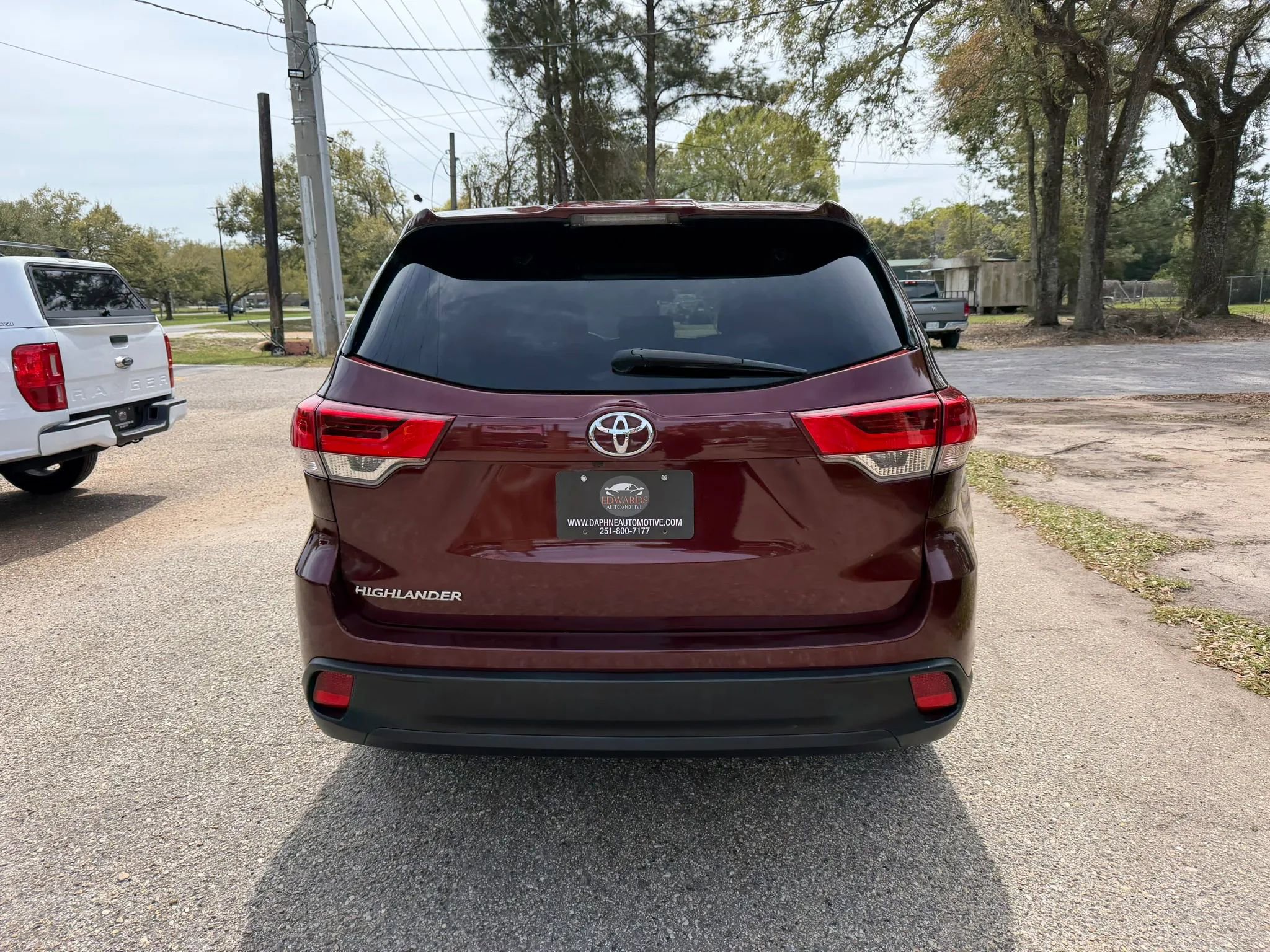 Used 2019 Toyota Highlander LE image 6