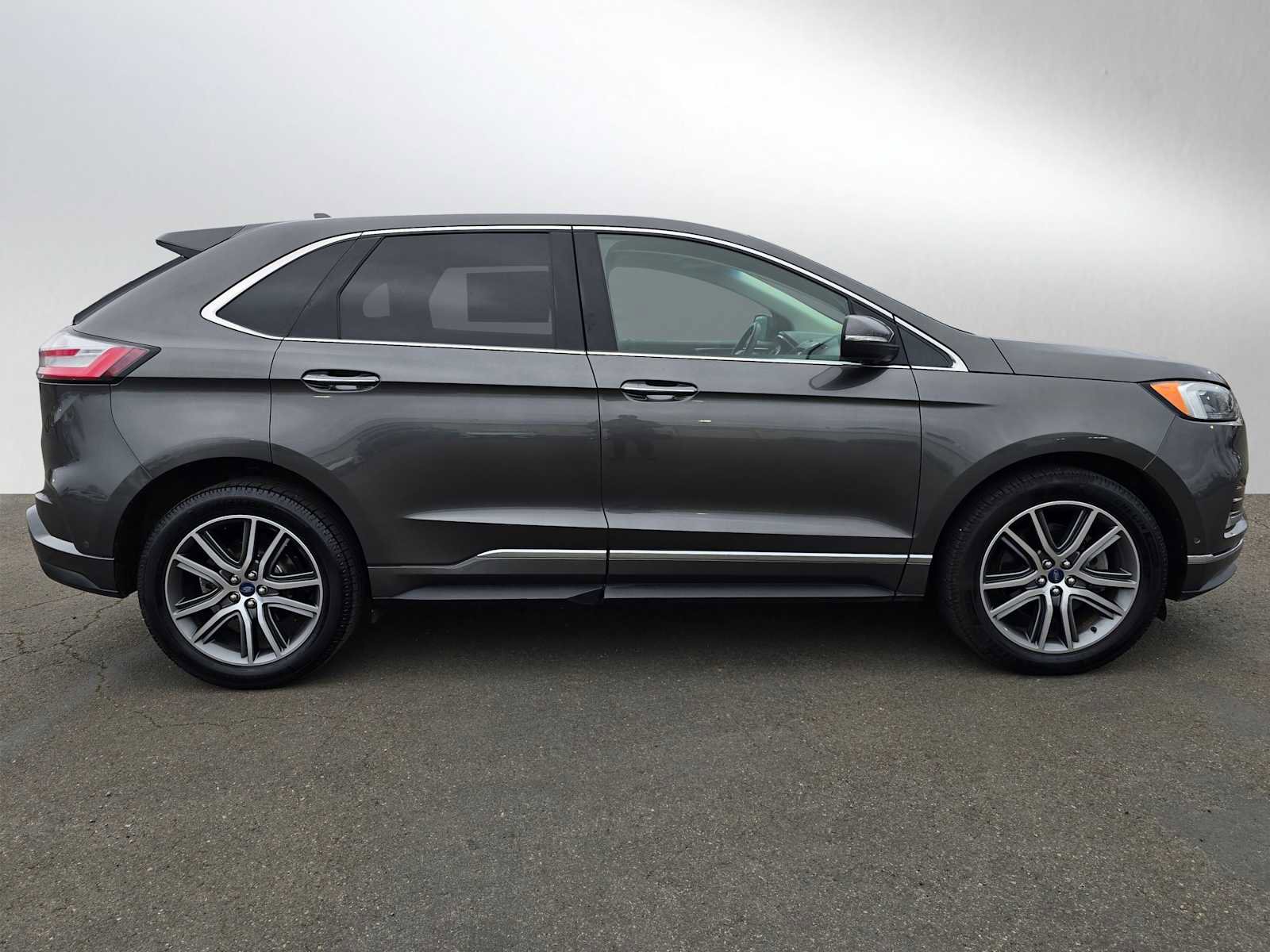 Used 2019 Ford Edge Titanium w/ Equipment Group 301A image 2