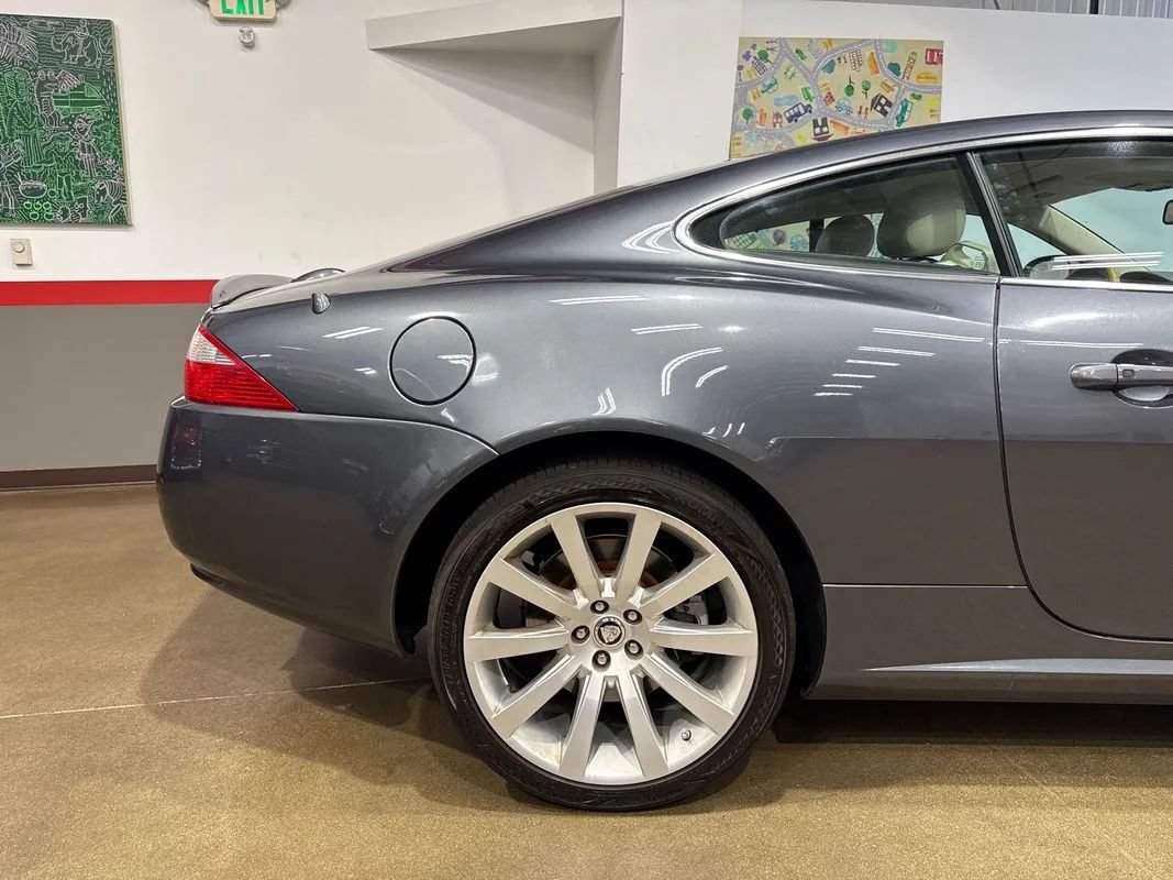 Used 2007 Jaguar XK Coupe RWD image 48