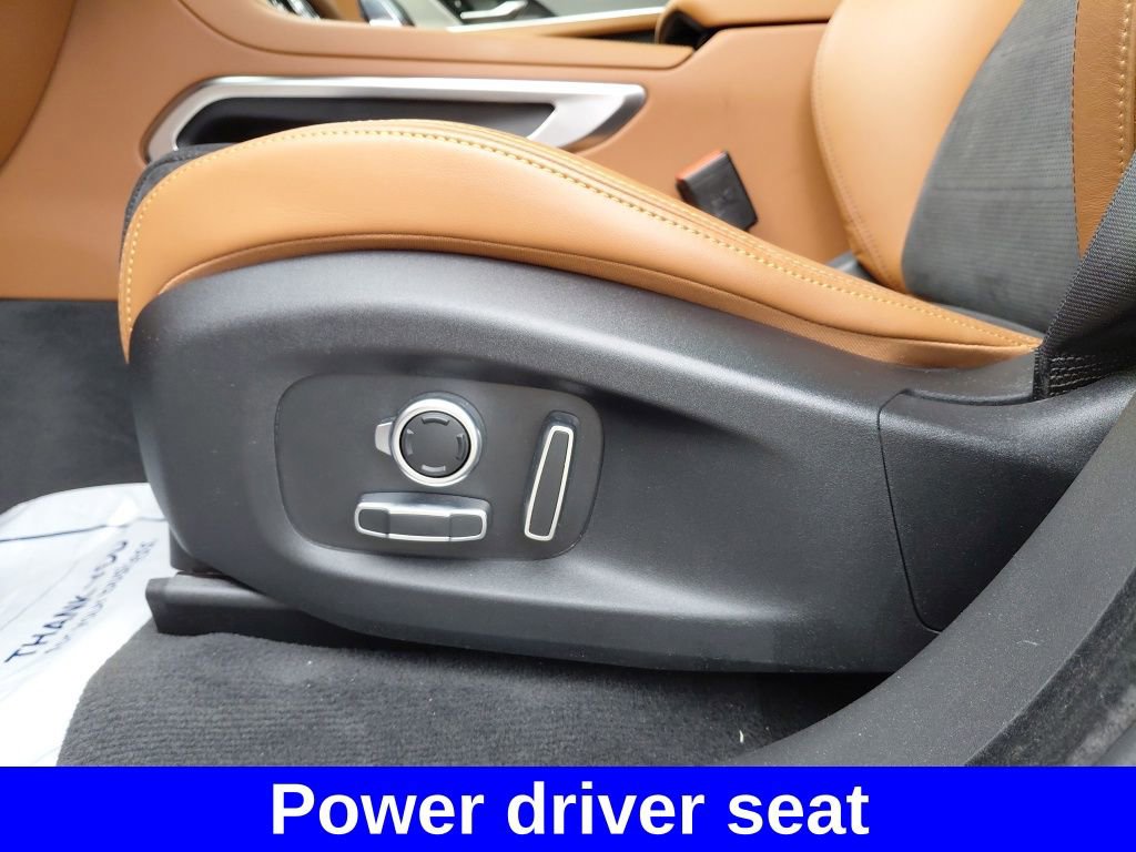 Used 2022 Jaguar F-PACE SVR image 11