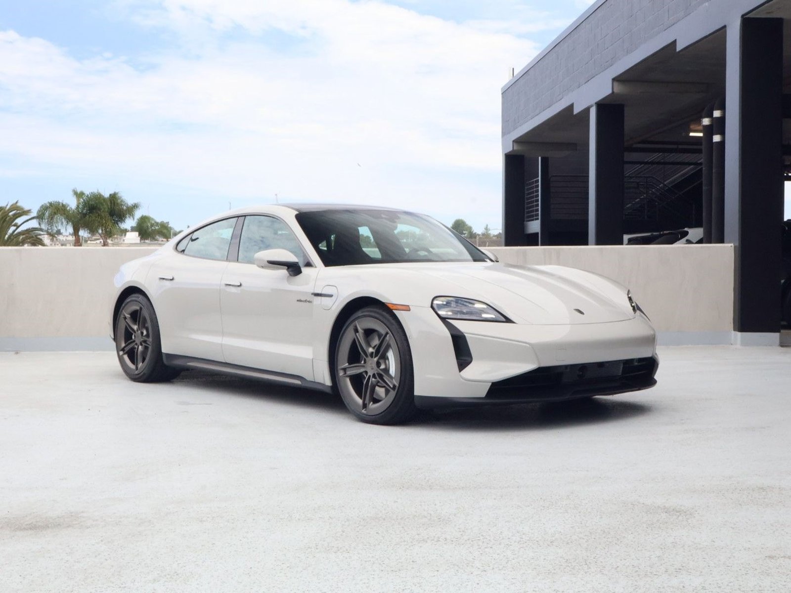 Certified 2025 Porsche Taycan Turbo AWD/4WD image 7