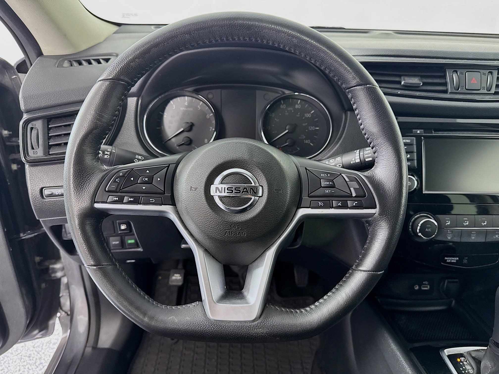 Used 2018 Nissan Rogue FWD image 11