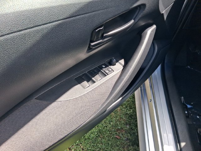 Used 2025 Toyota Corolla LE FWD image 14