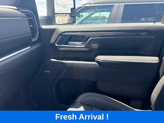 Used 2024 Chevrolet Silverado 3500 LTZ w/ LTZ Convenience Package AWD/4WD image 10