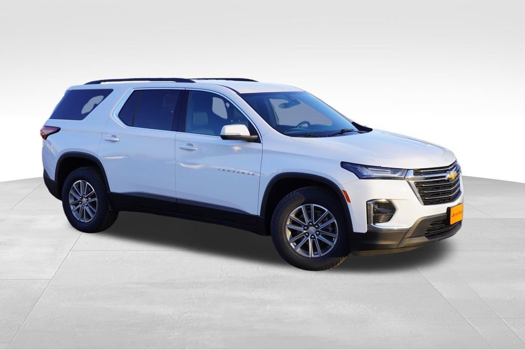 Used 2023 Chevrolet Traverse LT image 2
