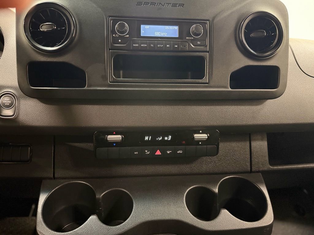 Used 2025 Mercedes-Benz Sprinter 2500 image 16