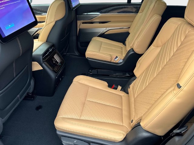 New 2026 Cadillac Escalade IQ Sport 2 w/ LPO, ONYX Package AWD/4WD image 15