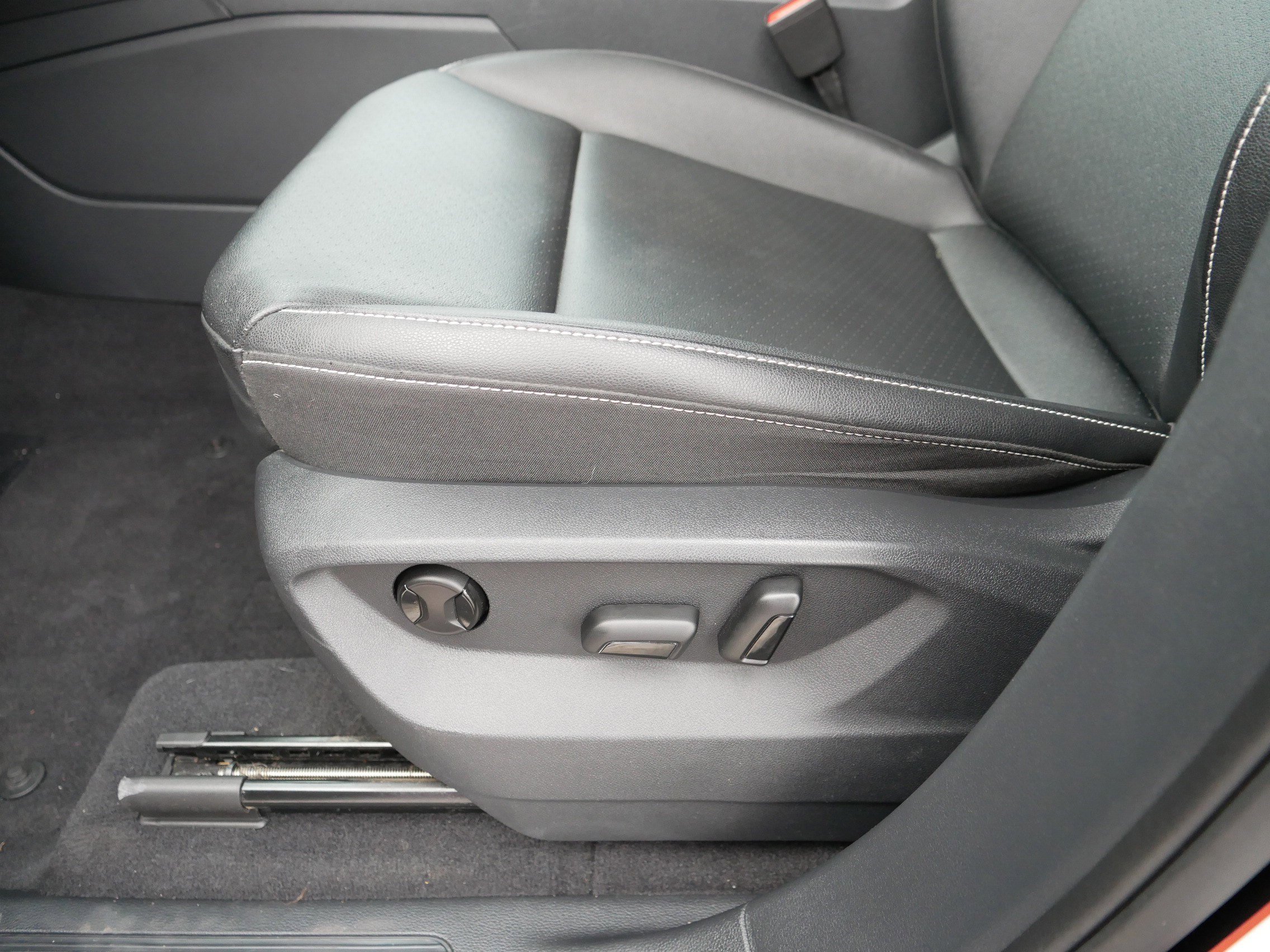 Used 2021 Volkswagen Atlas SE image 20