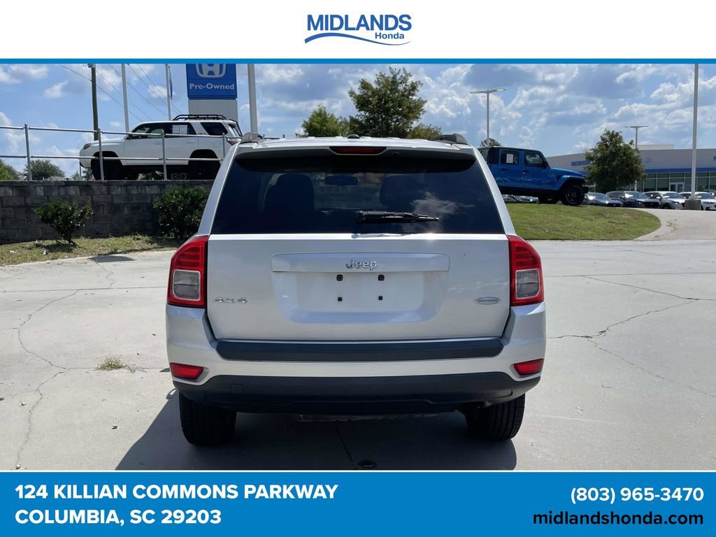 Used 2011 Jeep Compass Latitude w/ Sun/Sound Group AWD/4WD image 5