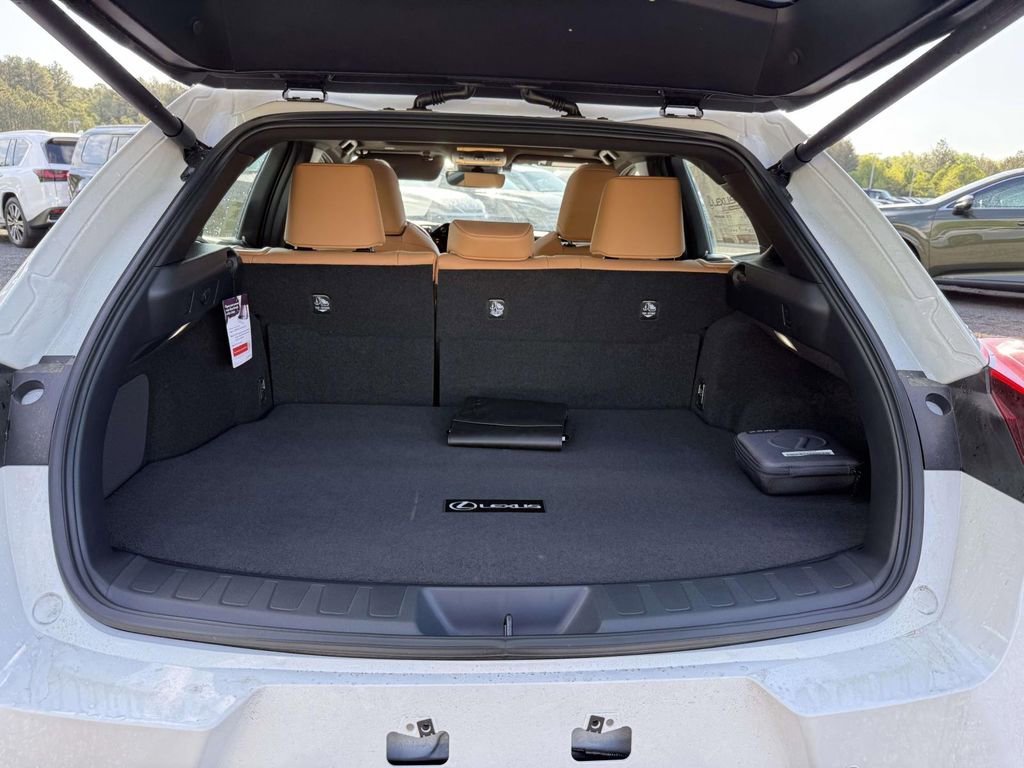 Used 2026 Lexus UX 300h AWD w/ Accessory Package (Z1) image 29