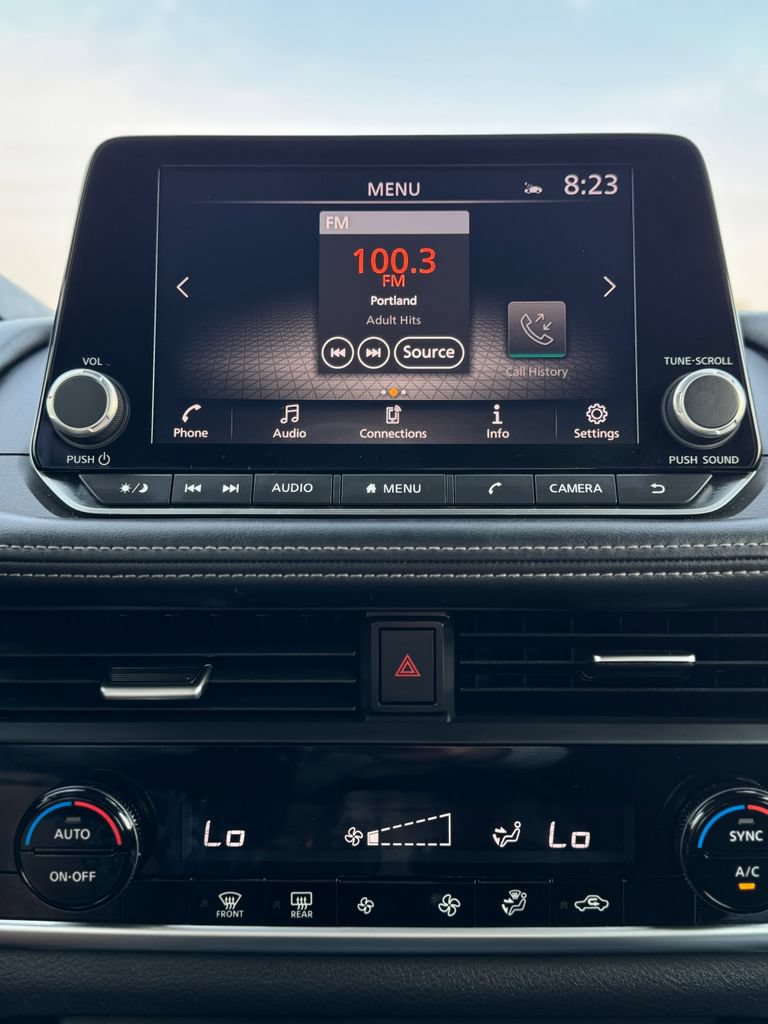 Used 2025 Nissan Rogue SV FWD image 19