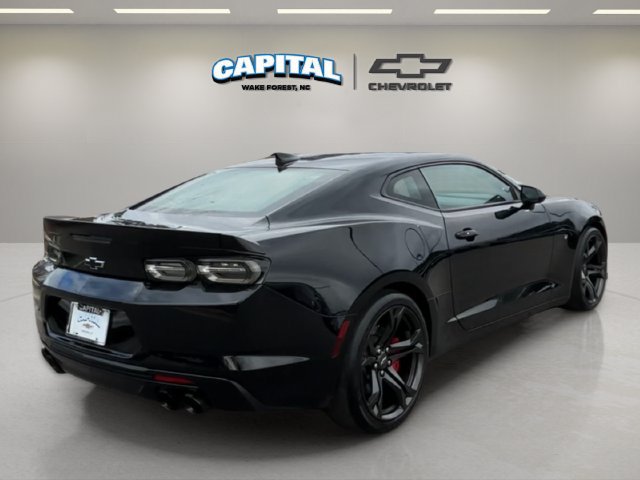 Used 2021 Chevrolet Camaro SS RWD image 4